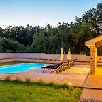 Villa Leticia